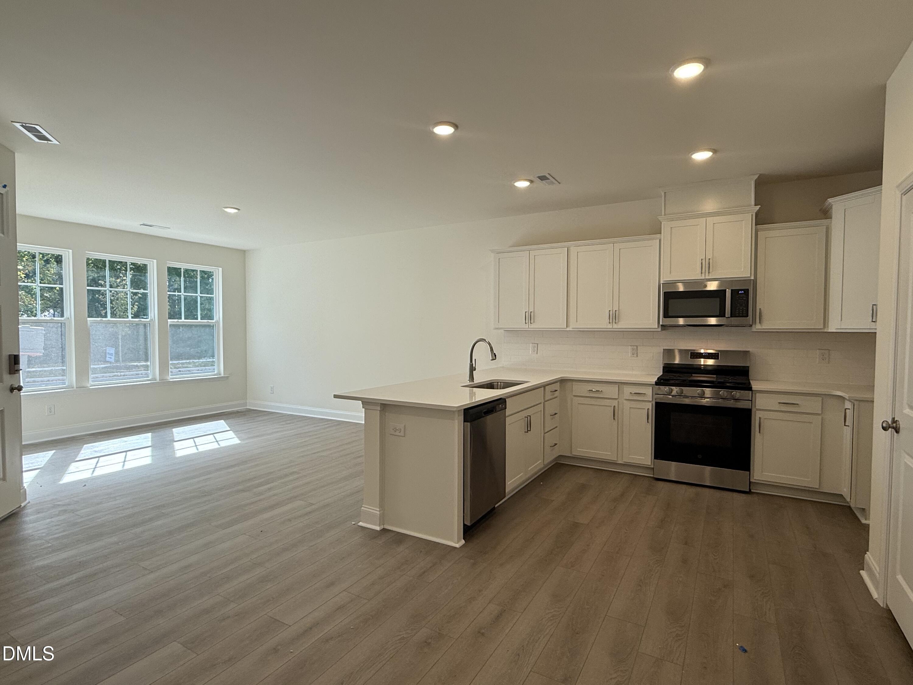 412 La Maison Avenue 5