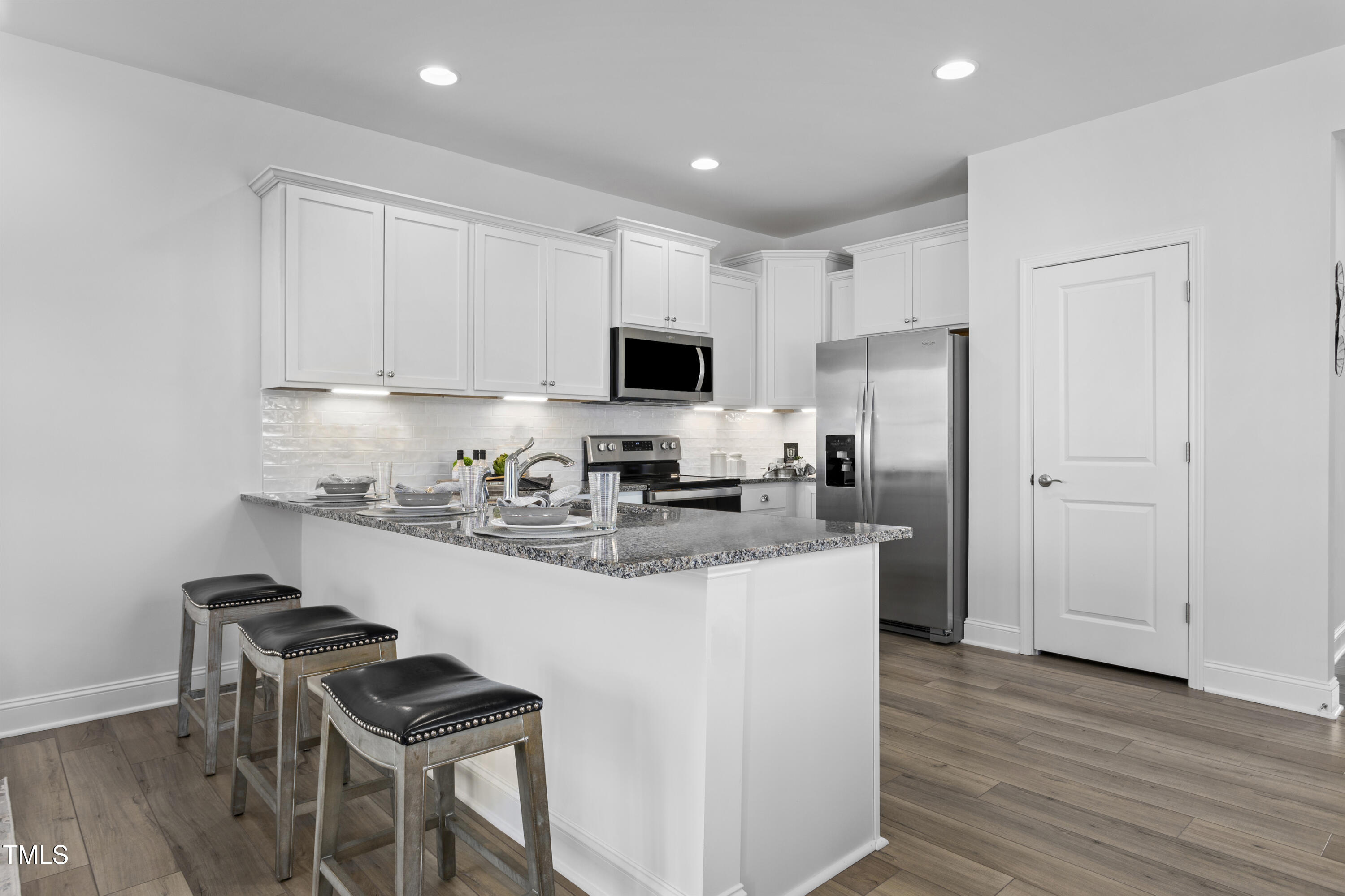 412 La Maison Avenue 5