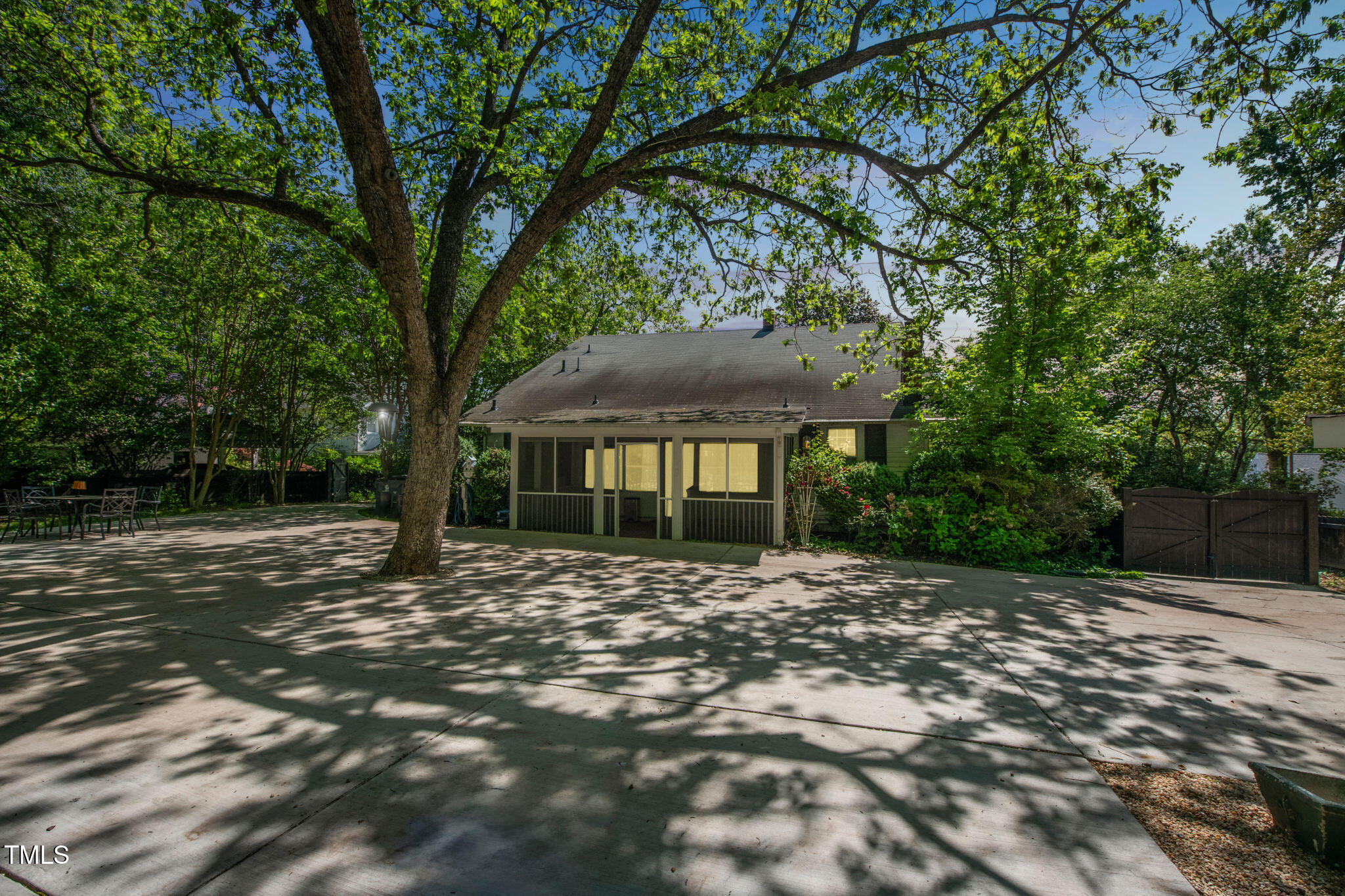 1111 College Street