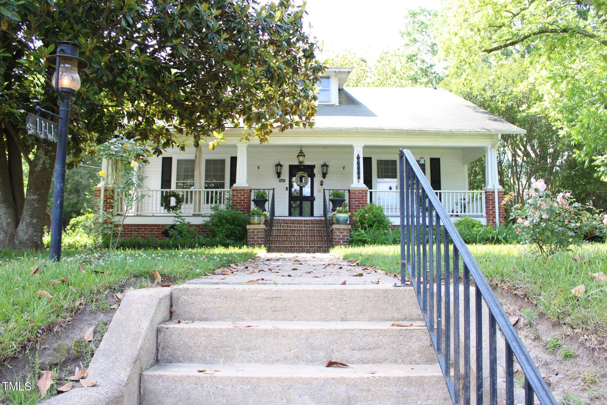 1111 College Street