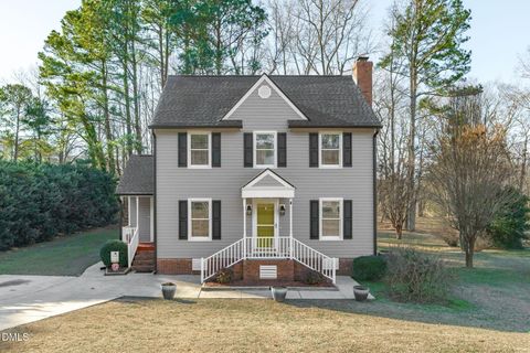 2044 Queen Charlotte Place Raleigh NC 27610