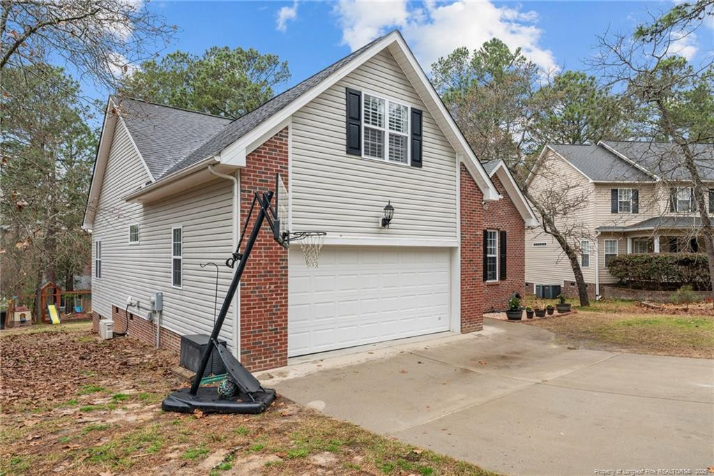 33 Woodbury Lane