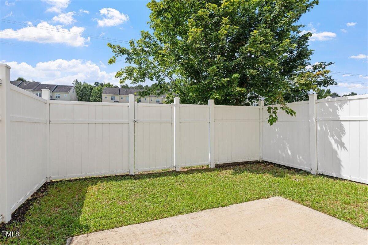 1109 Hadel Place