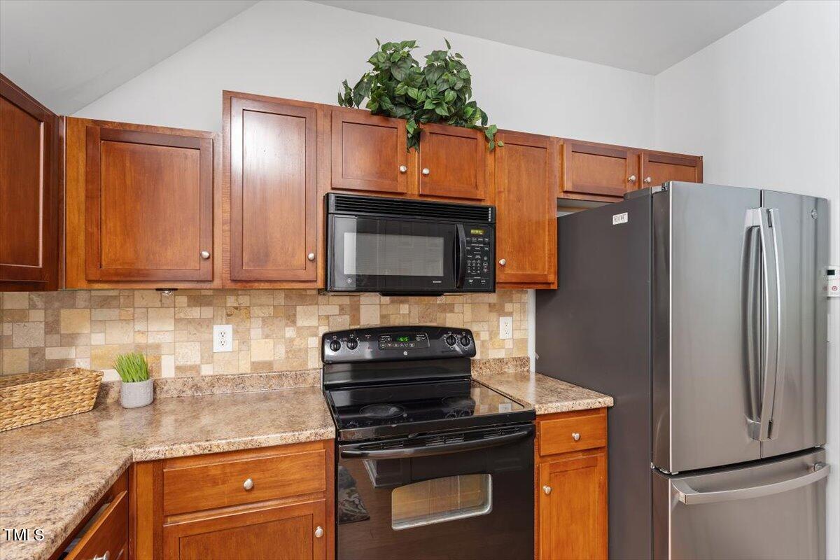 1109 Hadel Place
