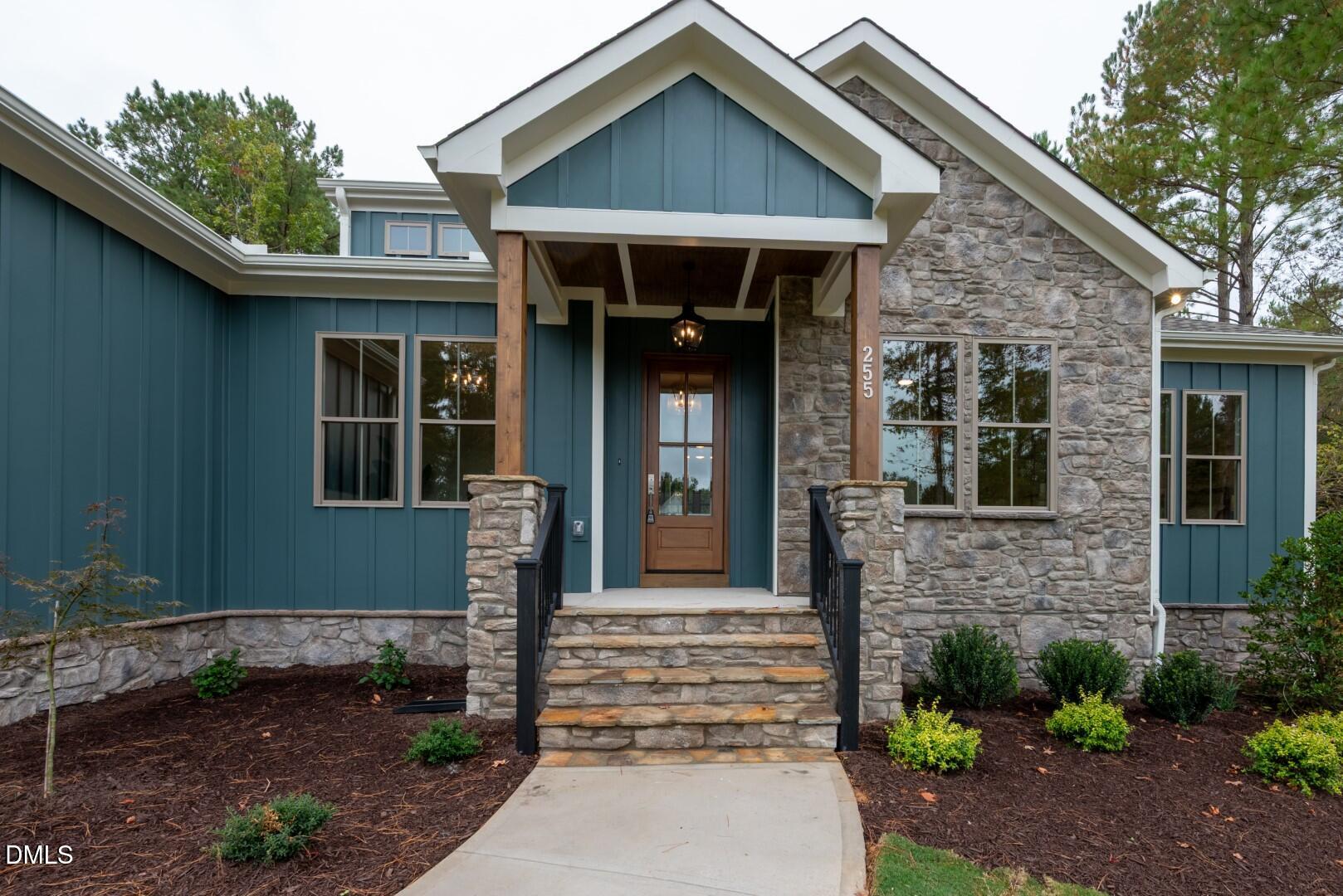 255 Whistlers Cove