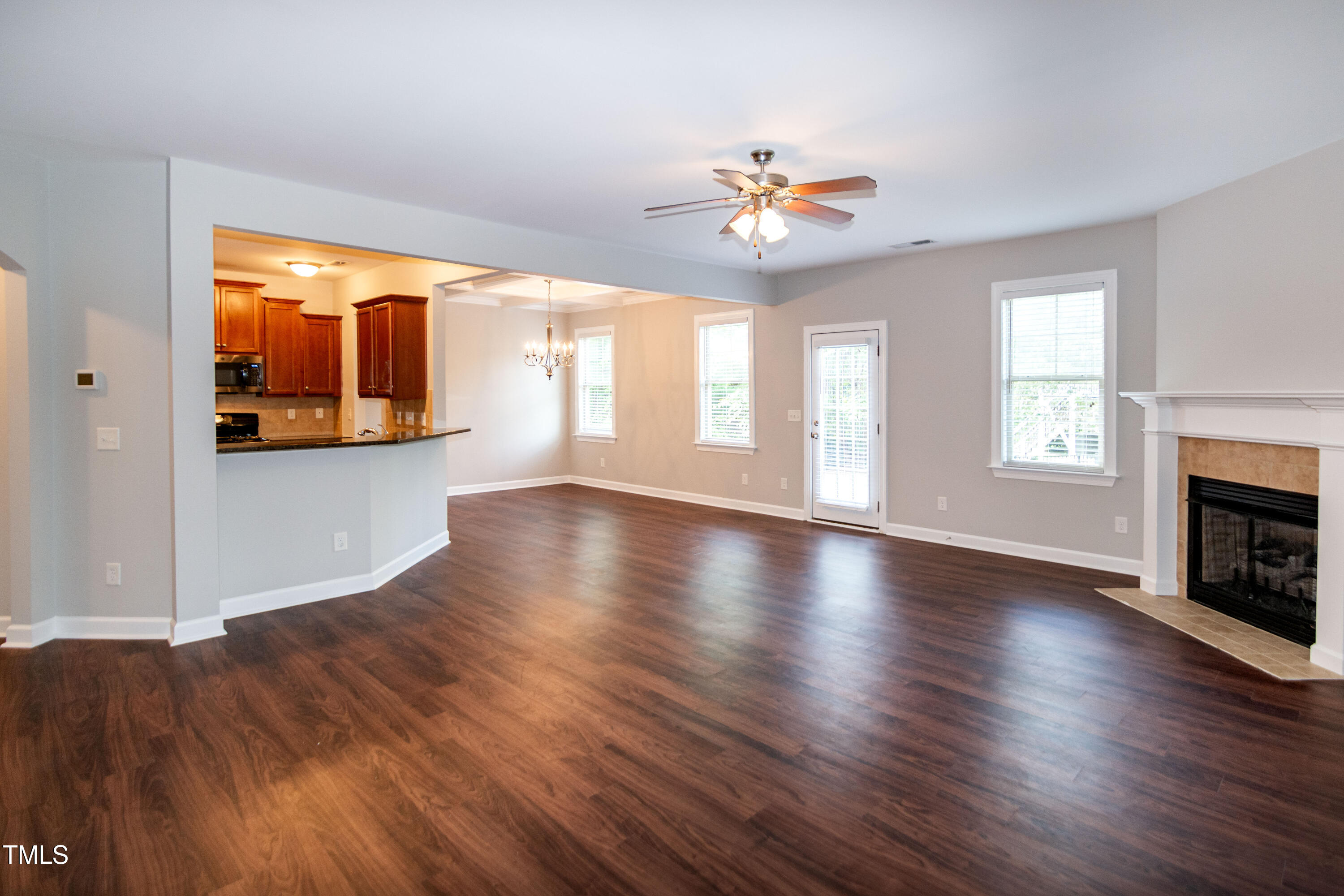 206 Roundhouse Lane