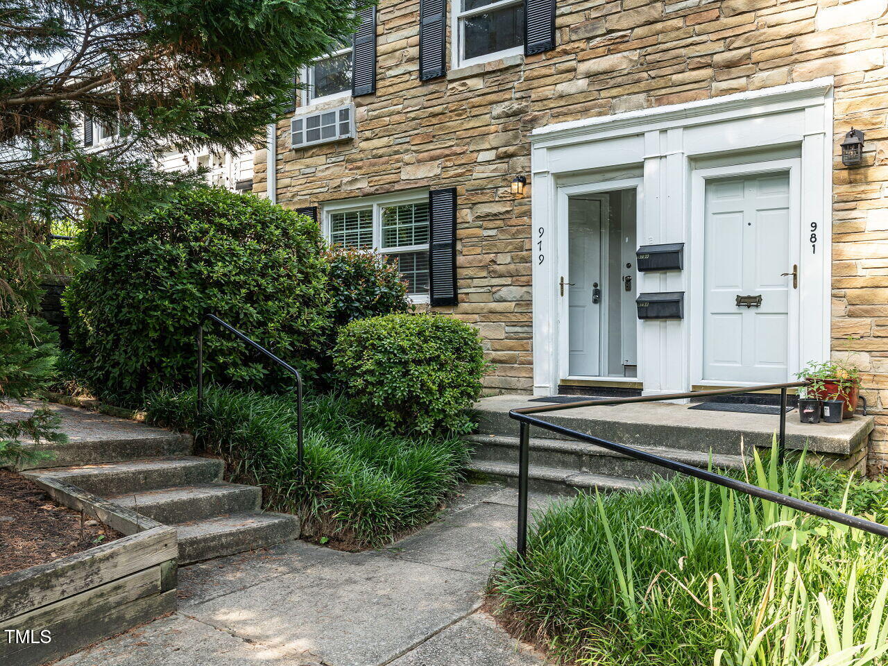 979 St Marys Street G6