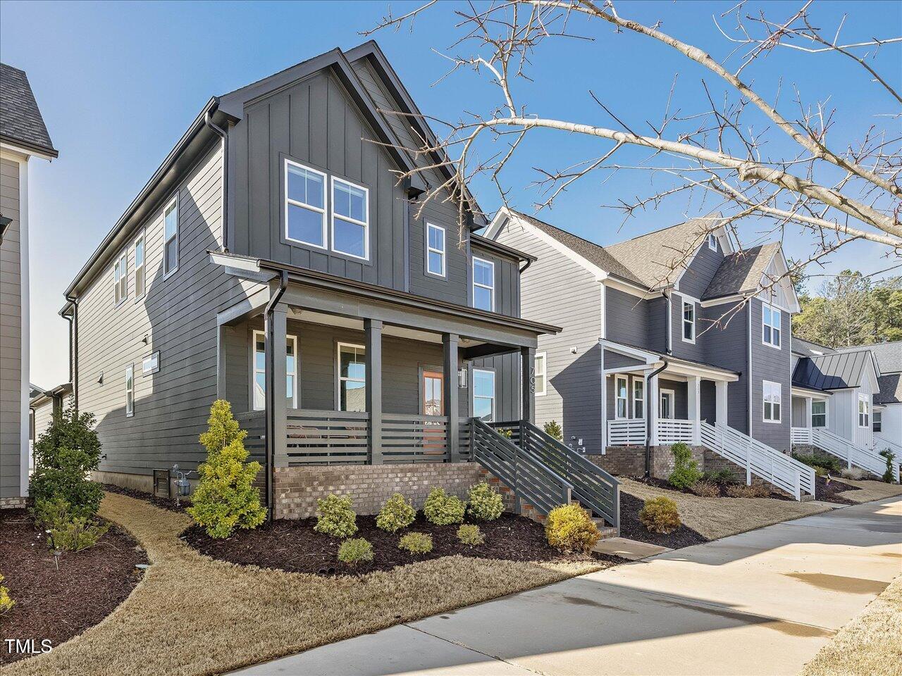705 Vine Parkway