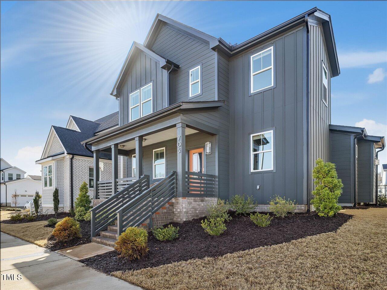 705 Vine Parkway