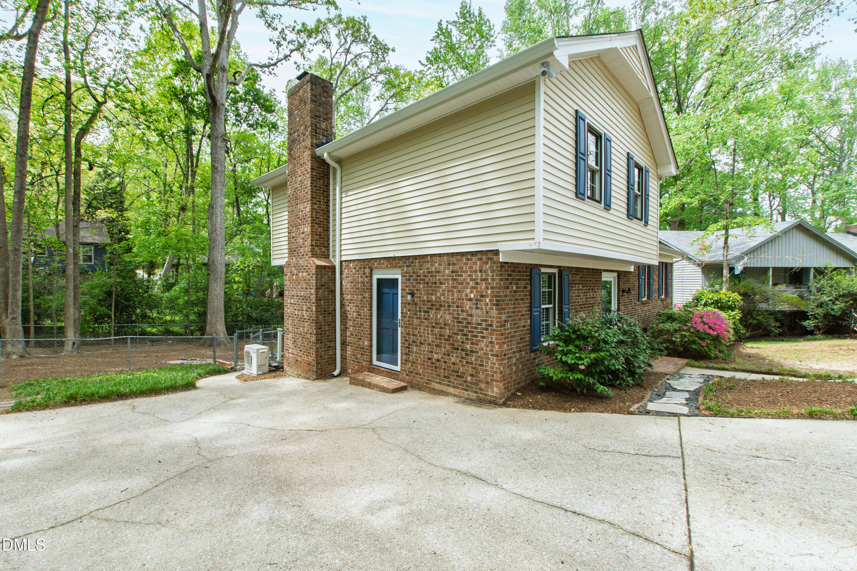 404 Lynchester Court