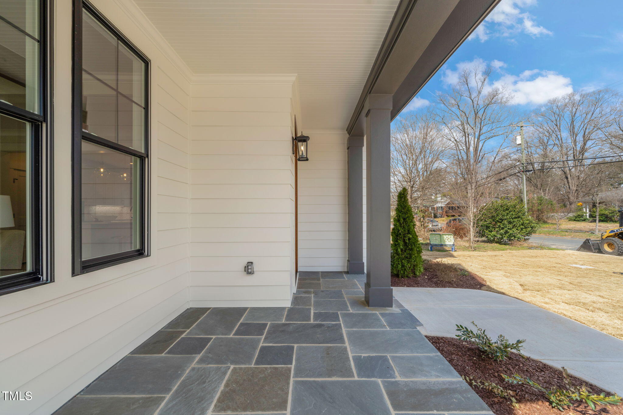 109 W Markham Avenue