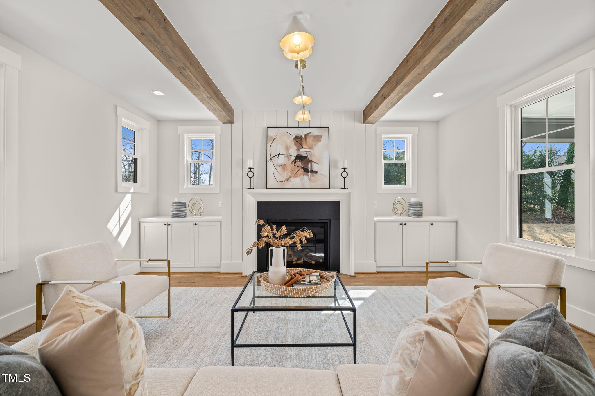 109 W Markham Avenue