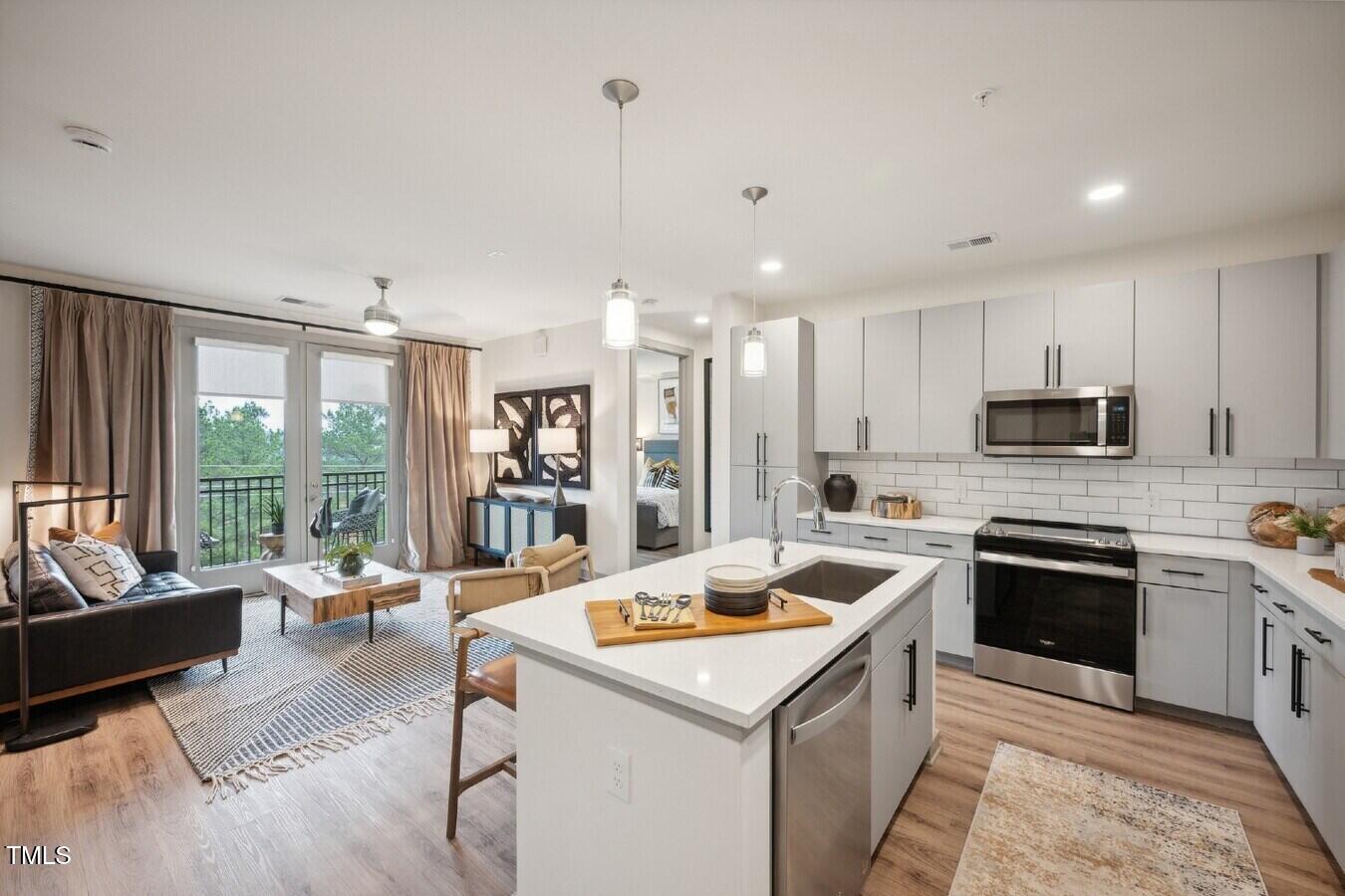 Chapel Hill, North Carolina 27517, United States, 2 Bedrooms Bedrooms, ,2 BathroomsBathrooms,Residential,Active,192592