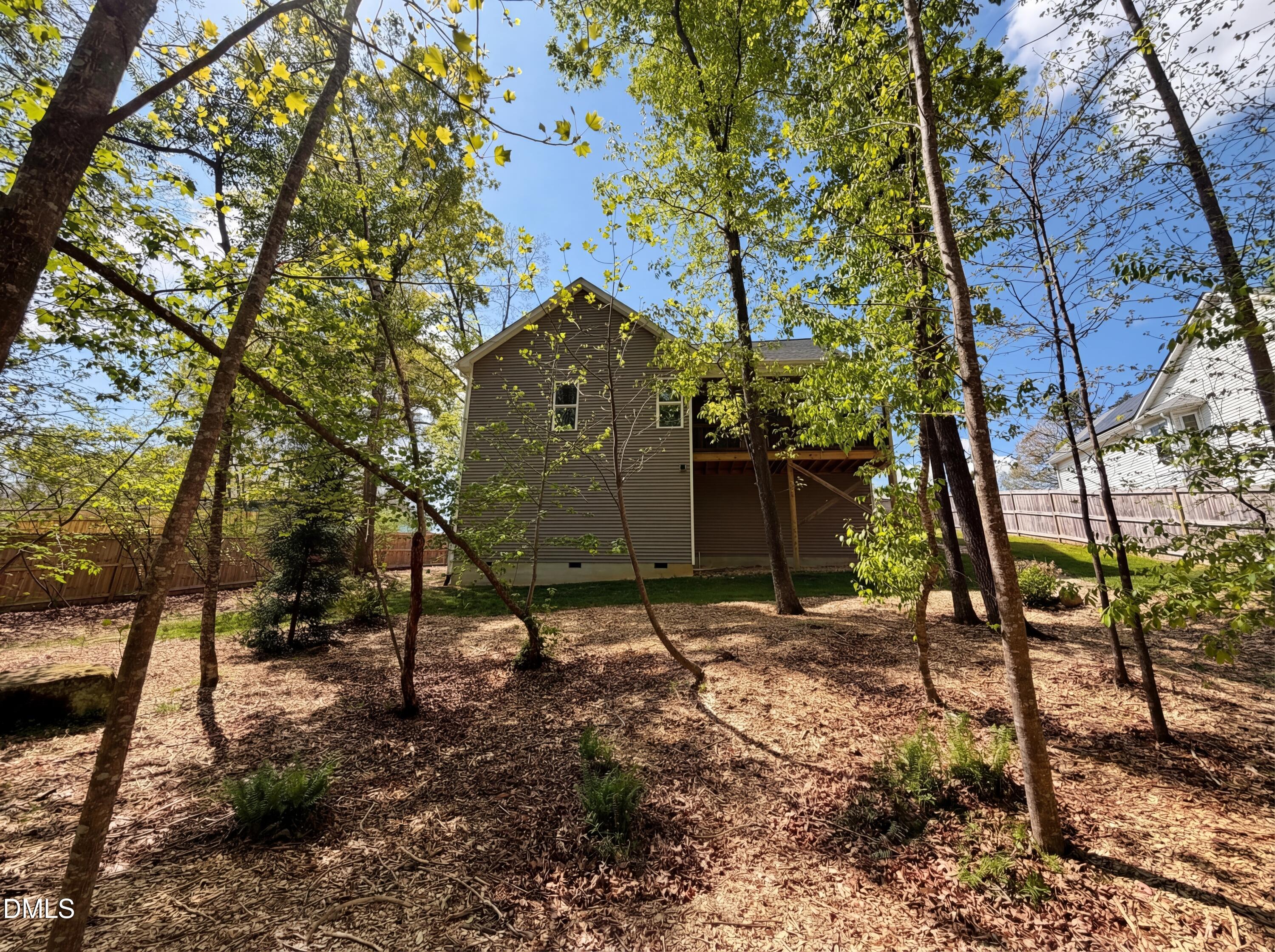 903 Long Avenue