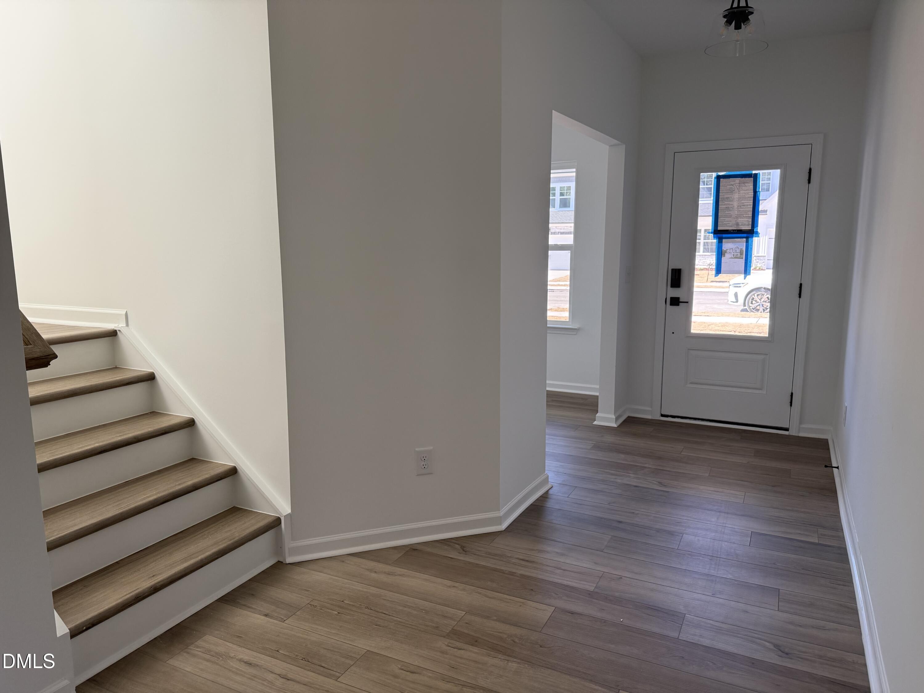 913 Fetching Place 376