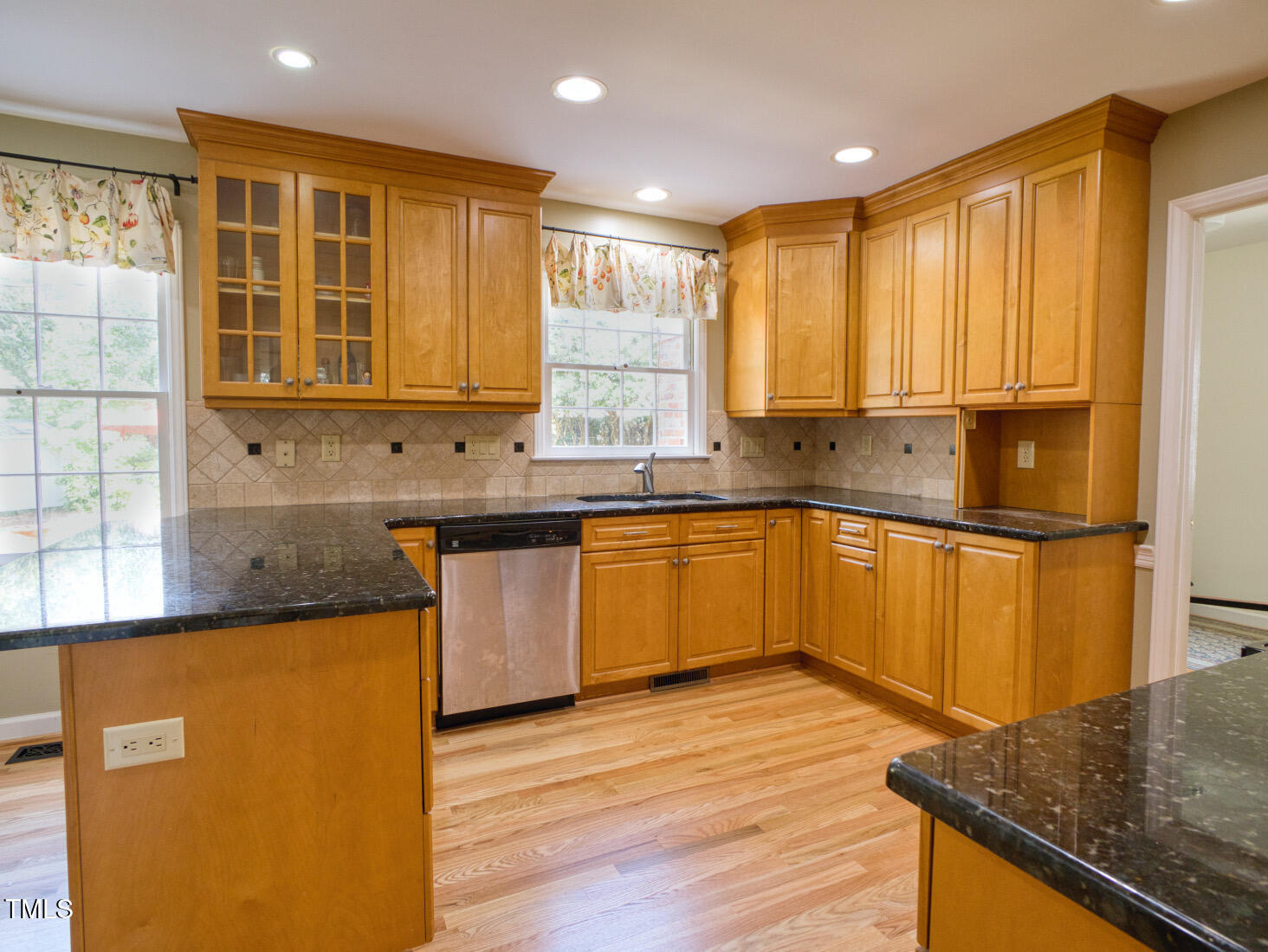 5017 Sandlewood Drive