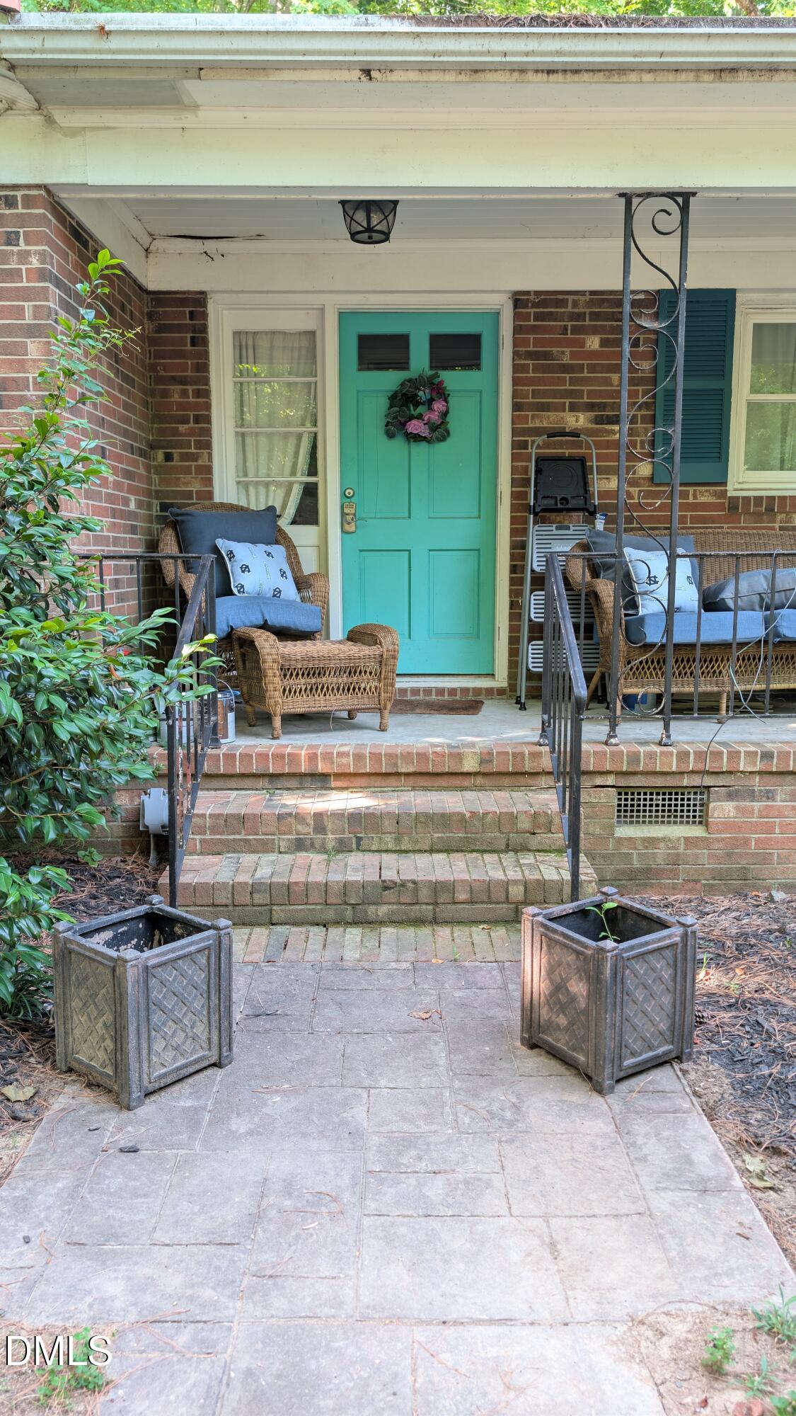 105 Lexington Road