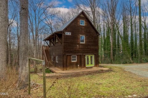 702 N Ivey Avenue Siler City NC 27344