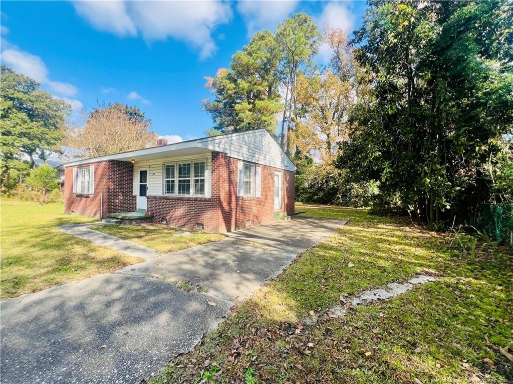 207 E Rockingham Road