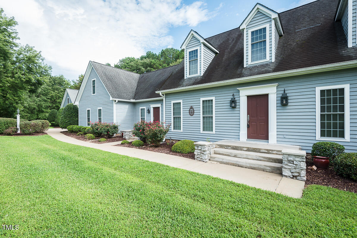 3356 Scarlet Oak Lane