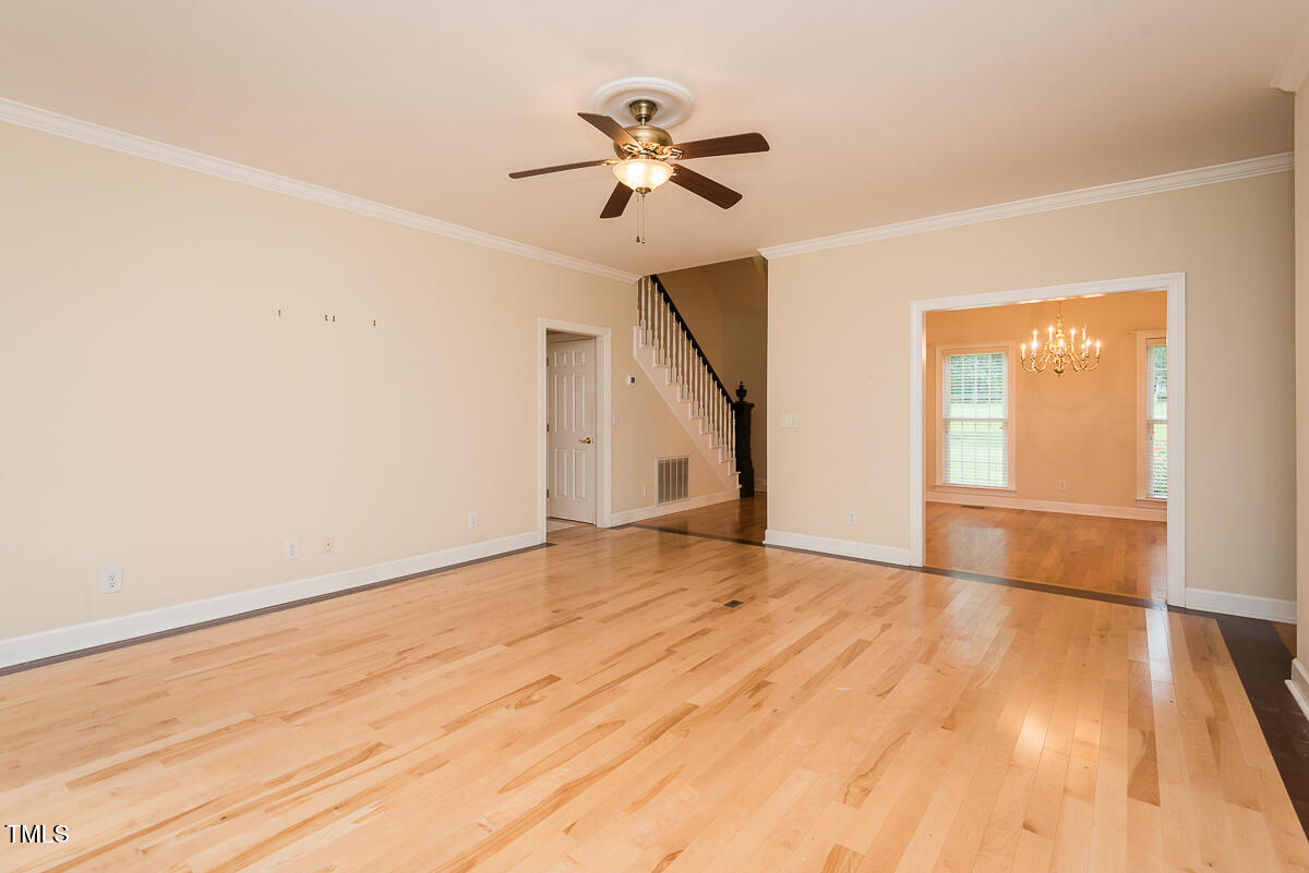 3356 Scarlet Oak Lane