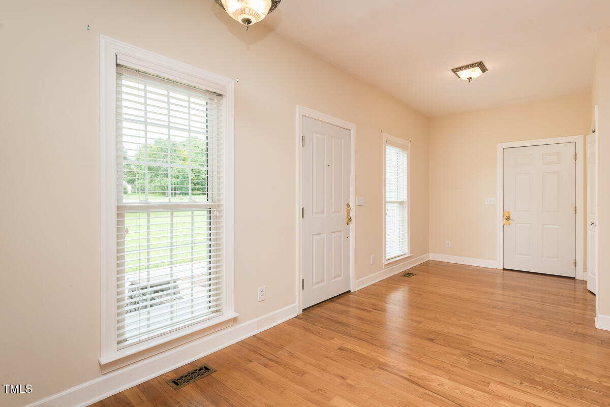 3356 Scarlet Oak Lane