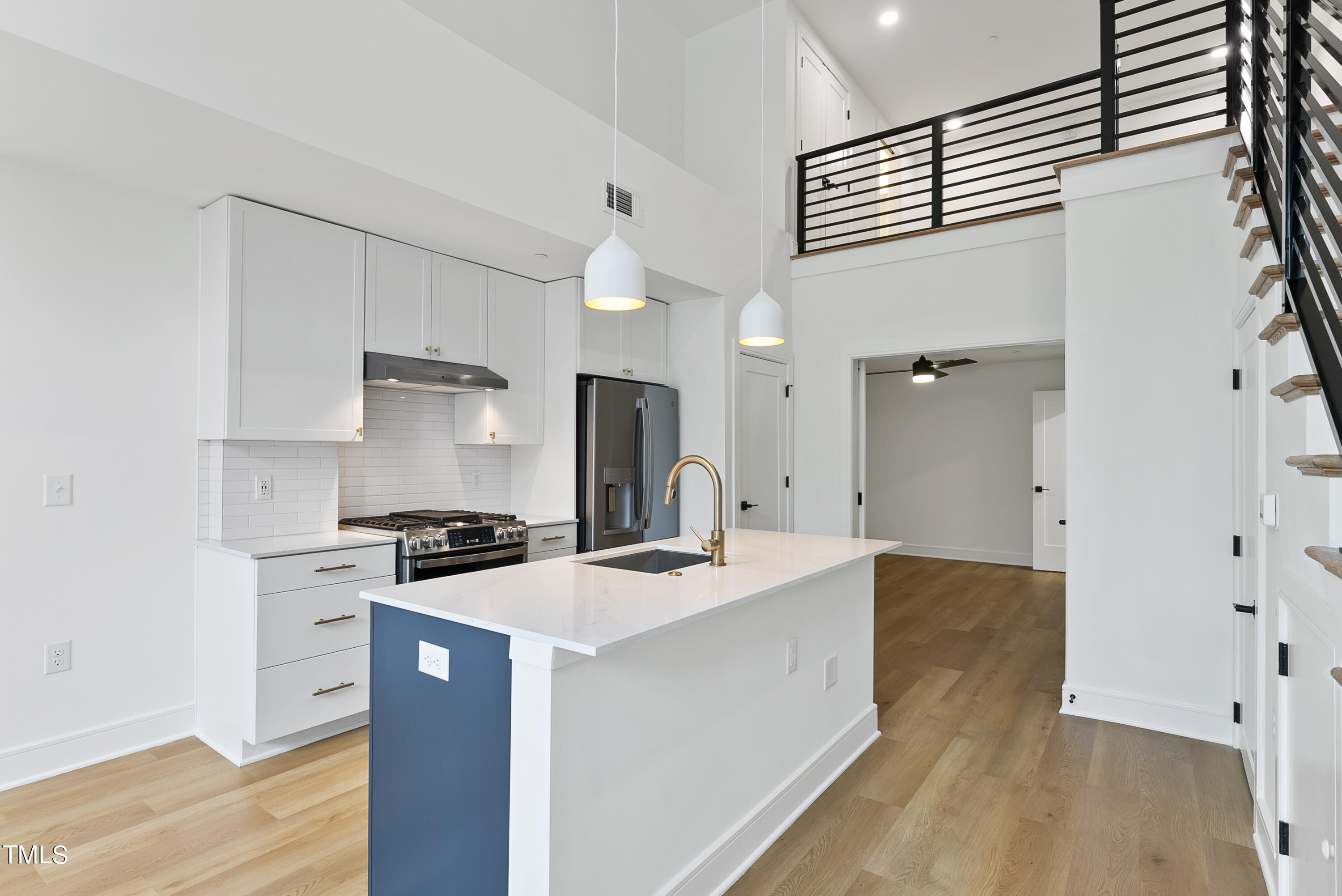 615 Daniels Street 111