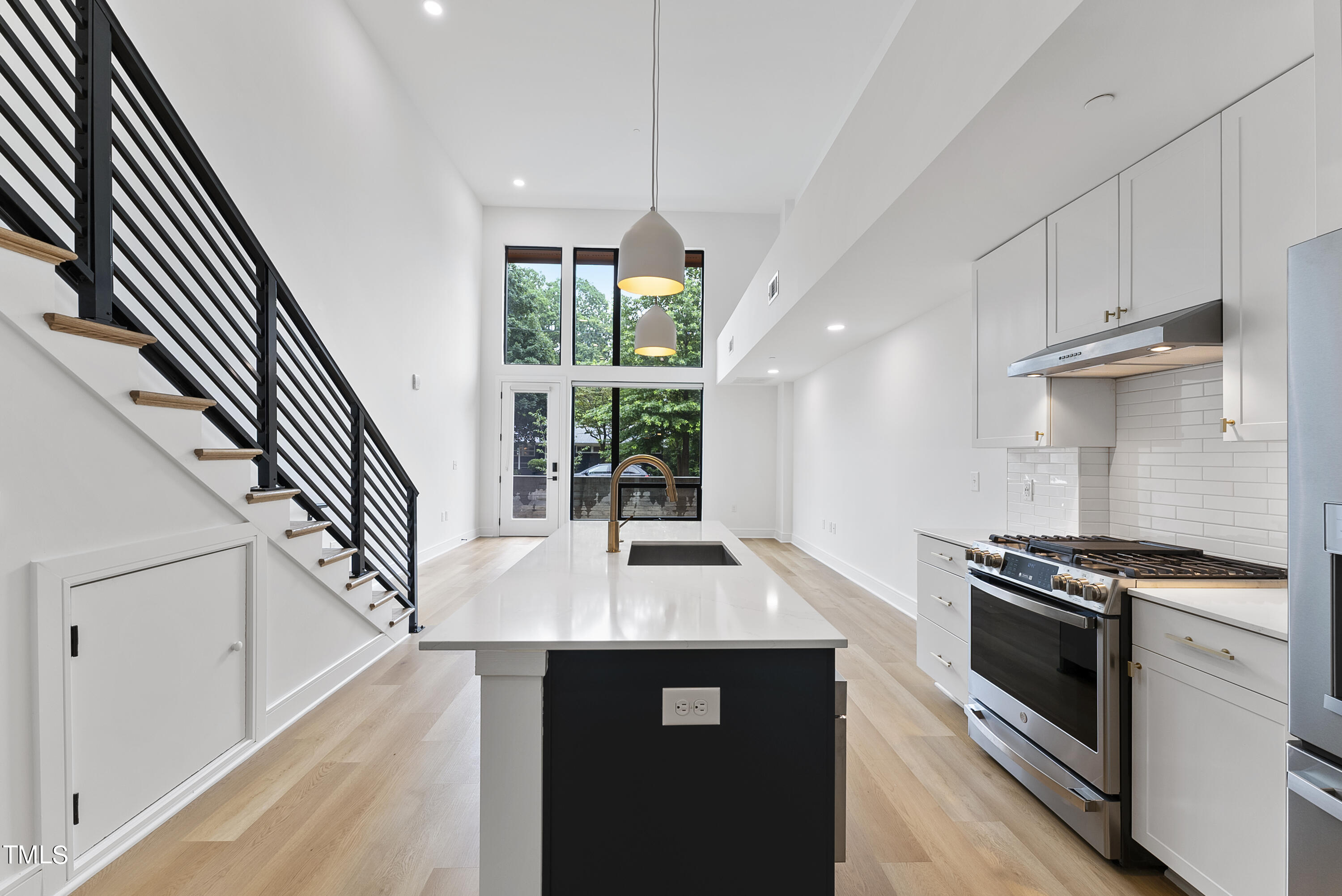 615 Daniels Street 111