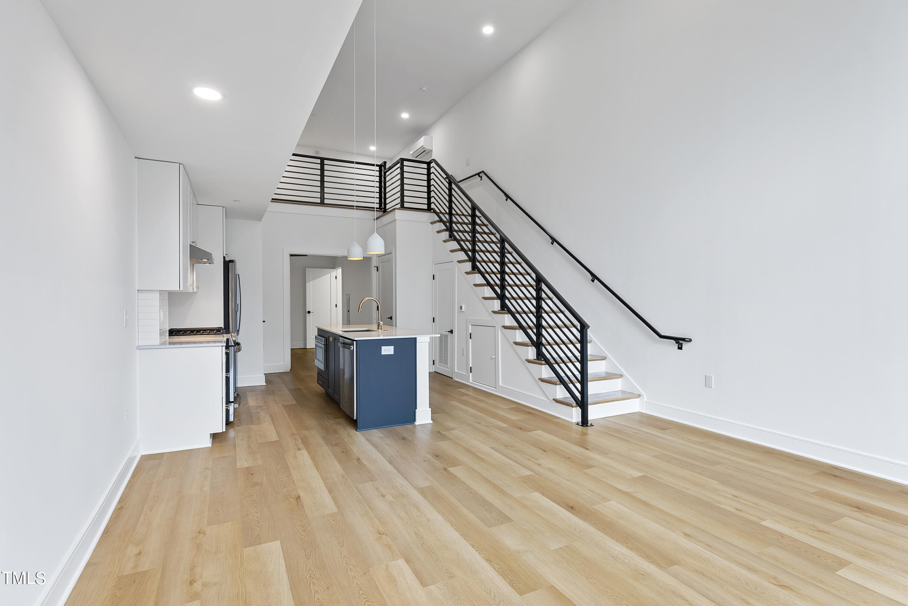 615 Daniels Street 111