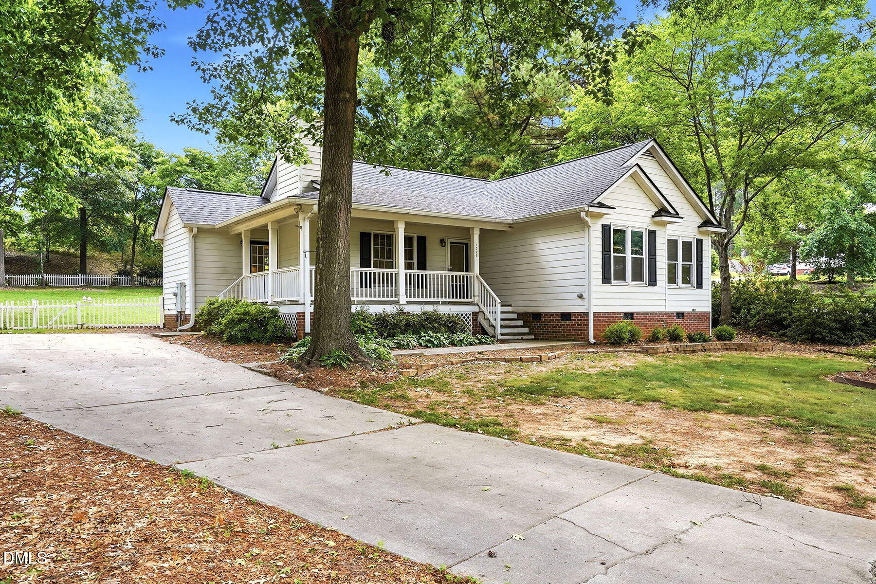 1025 Stonewater Drive