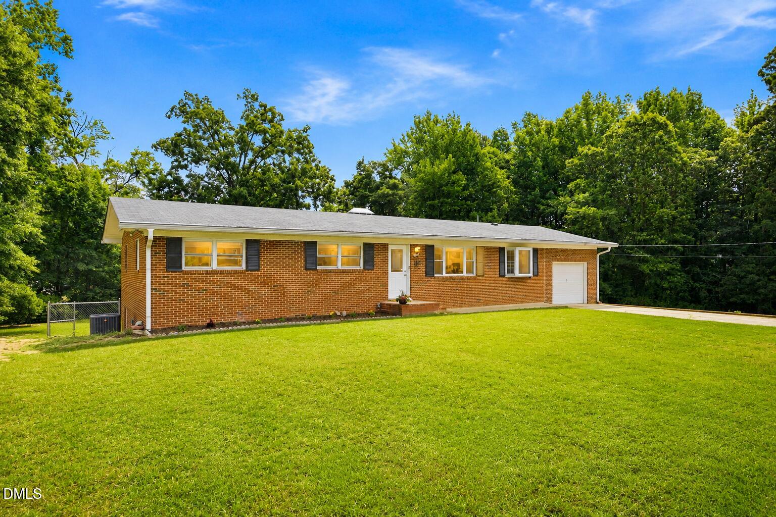 2909 Belmont Circle