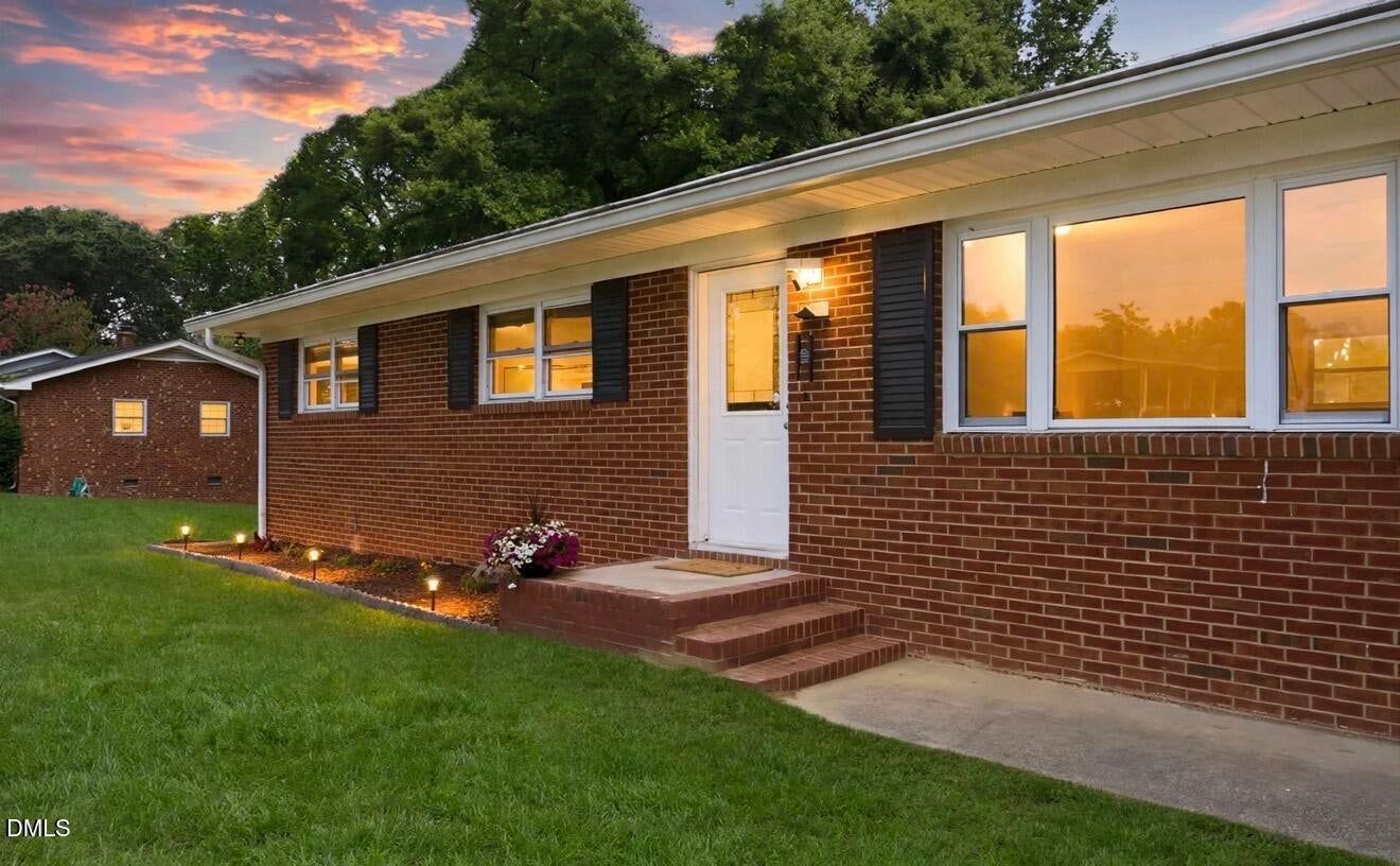 2909 Belmont Circle
