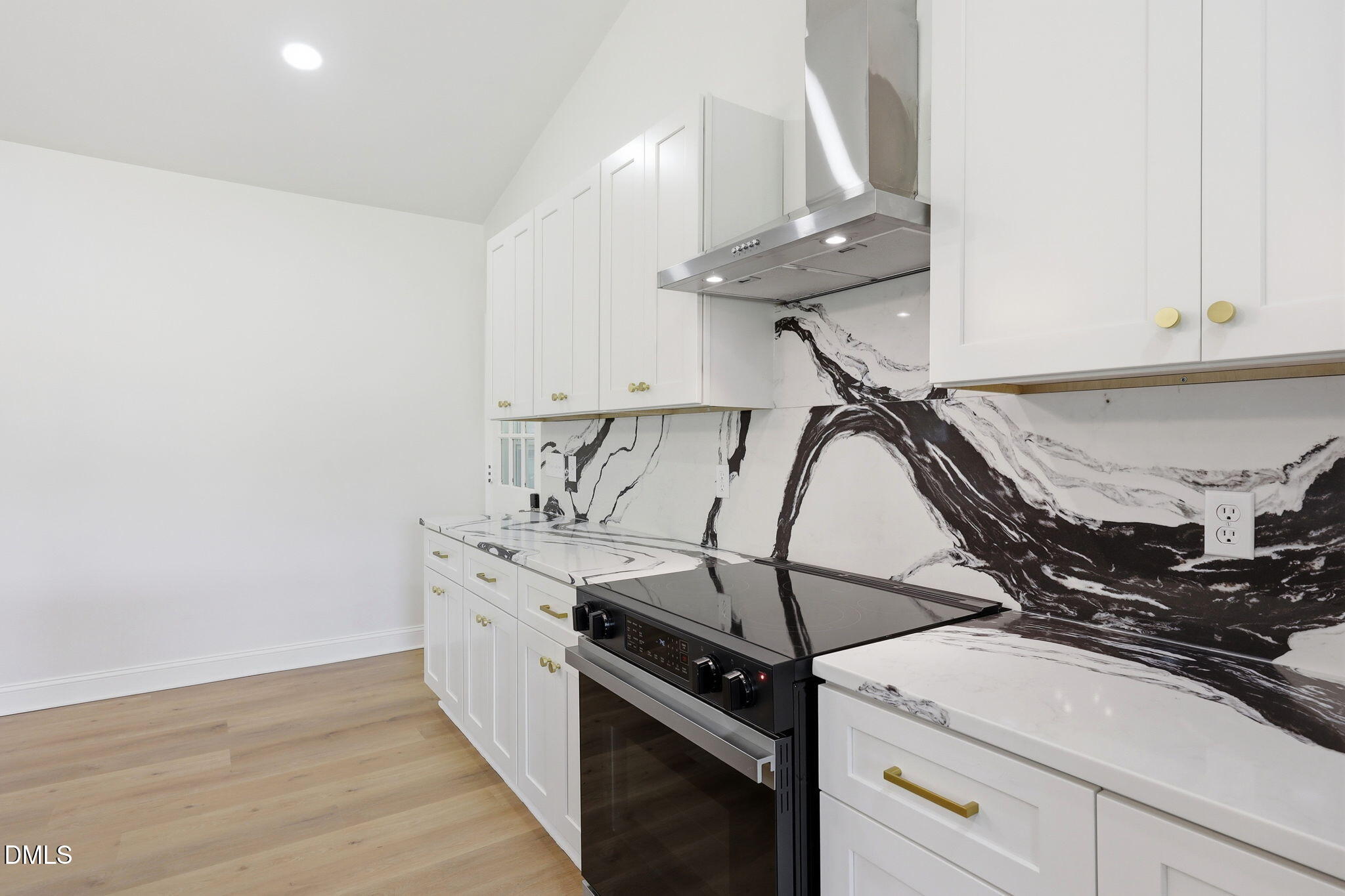 2909 Belmont Circle