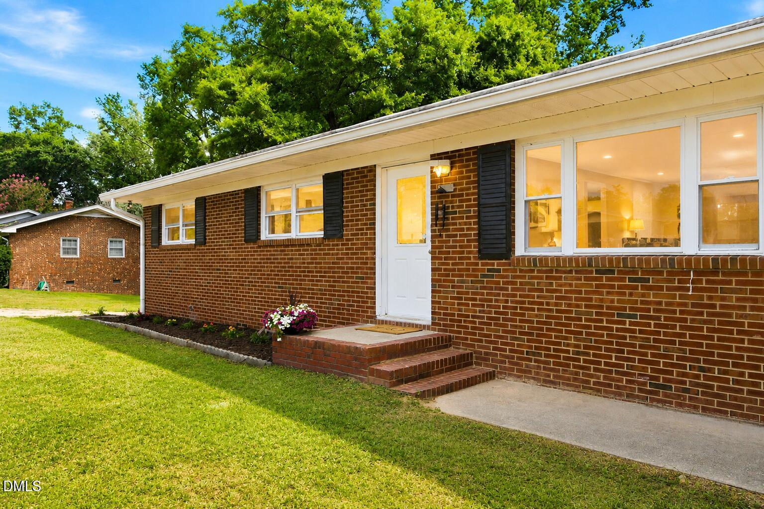 2909 Belmont Circle