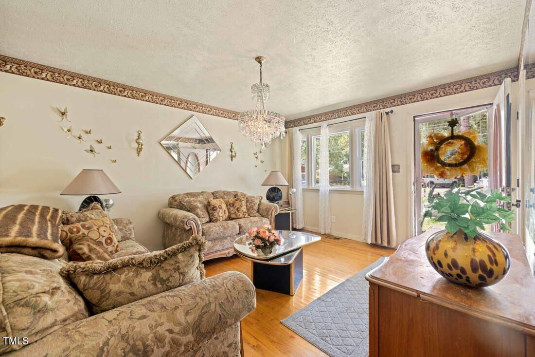 103 W Sunset Drive