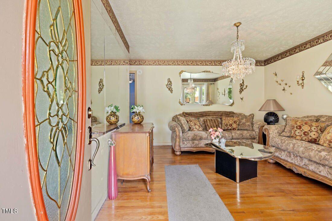 103 W Sunset Drive