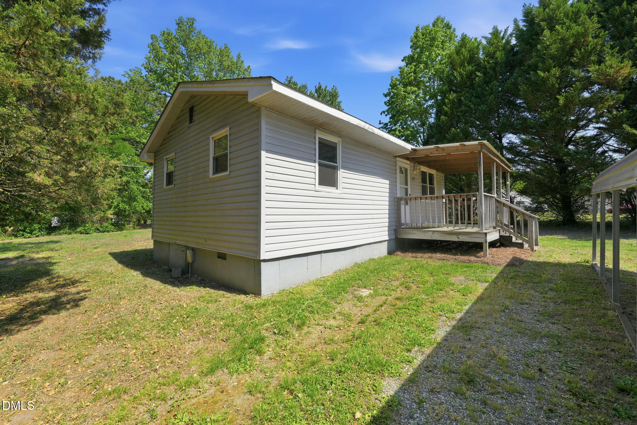 1463 Thomas Haith Lane