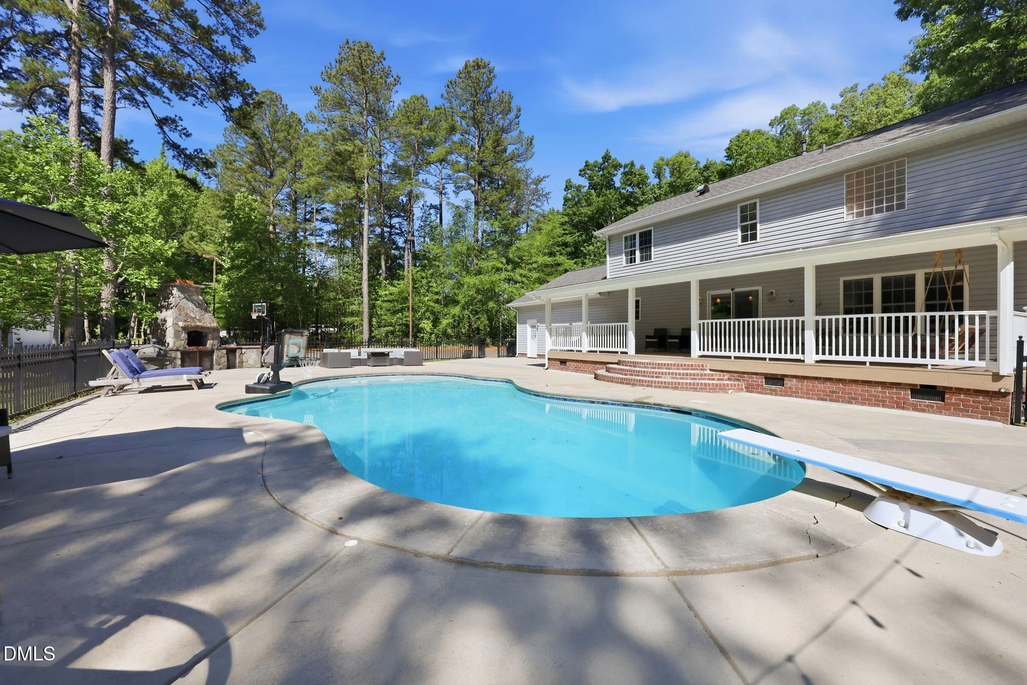 6200 Cricket Creek Lane