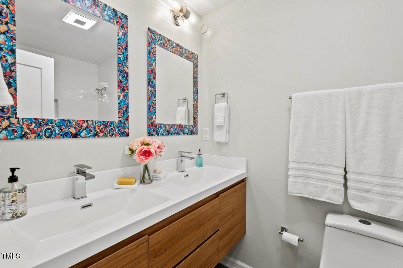 Raleigh, North Carolina 27609, United States, 5 Bedrooms Bedrooms, ,4 BathroomsBathrooms,Residential,Active,111970