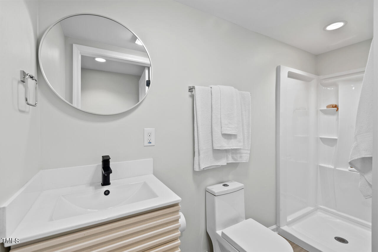 Raleigh, North Carolina 27609, United States, 5 Bedrooms Bedrooms, ,4 BathroomsBathrooms,Residential,Active,111970