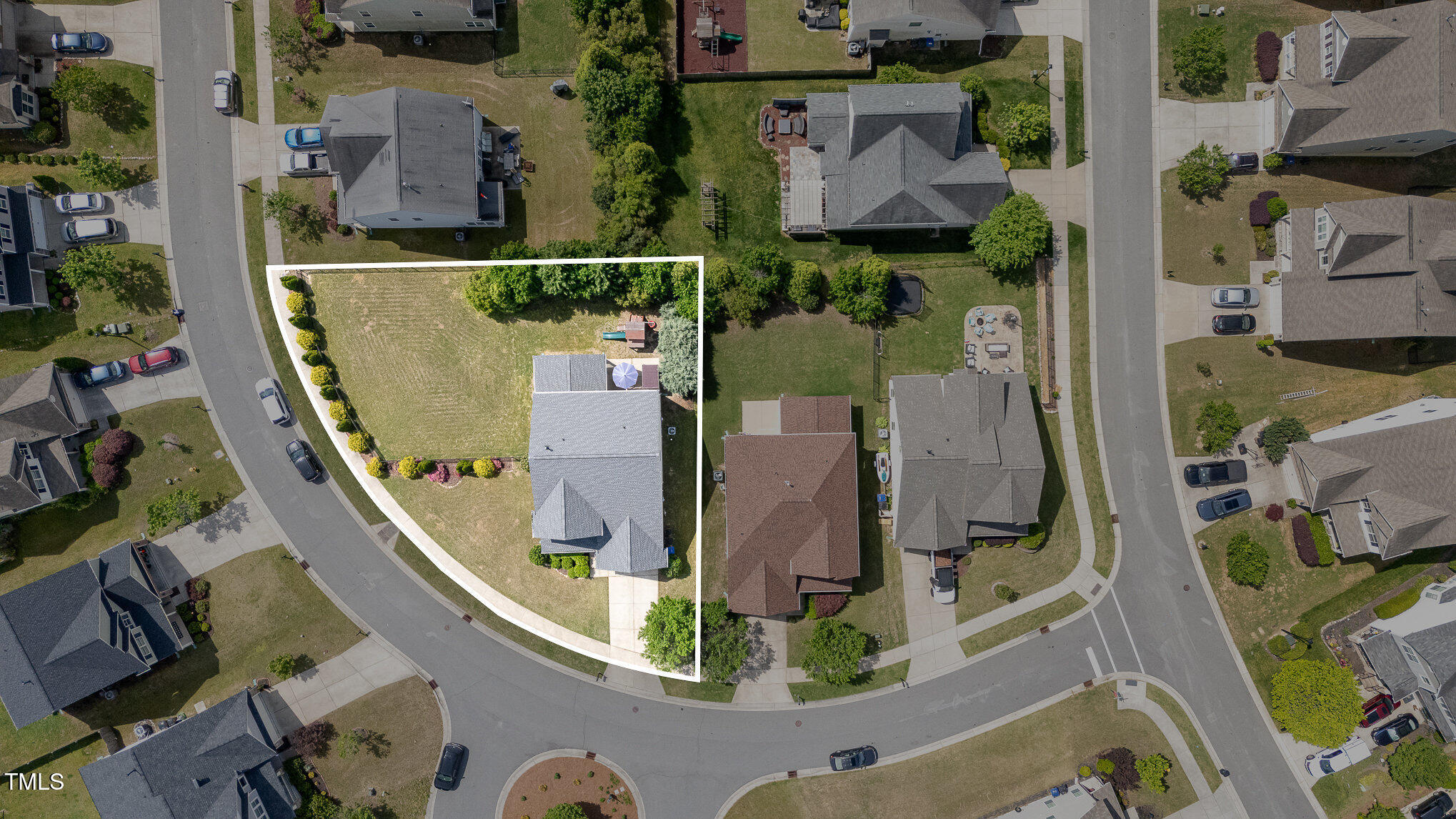 2437 Everstone Road