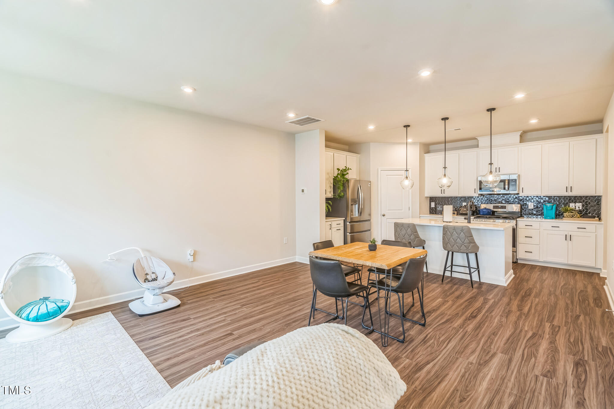 605 Hyperion Alley