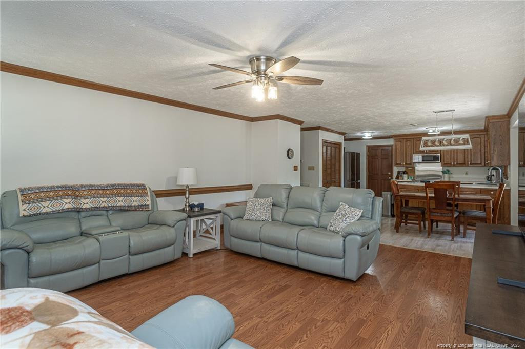 6105 Lochview Drive