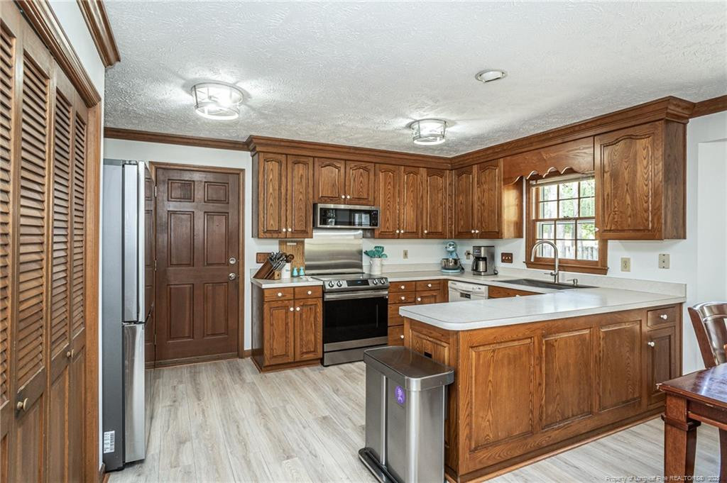 6105 Lochview Drive