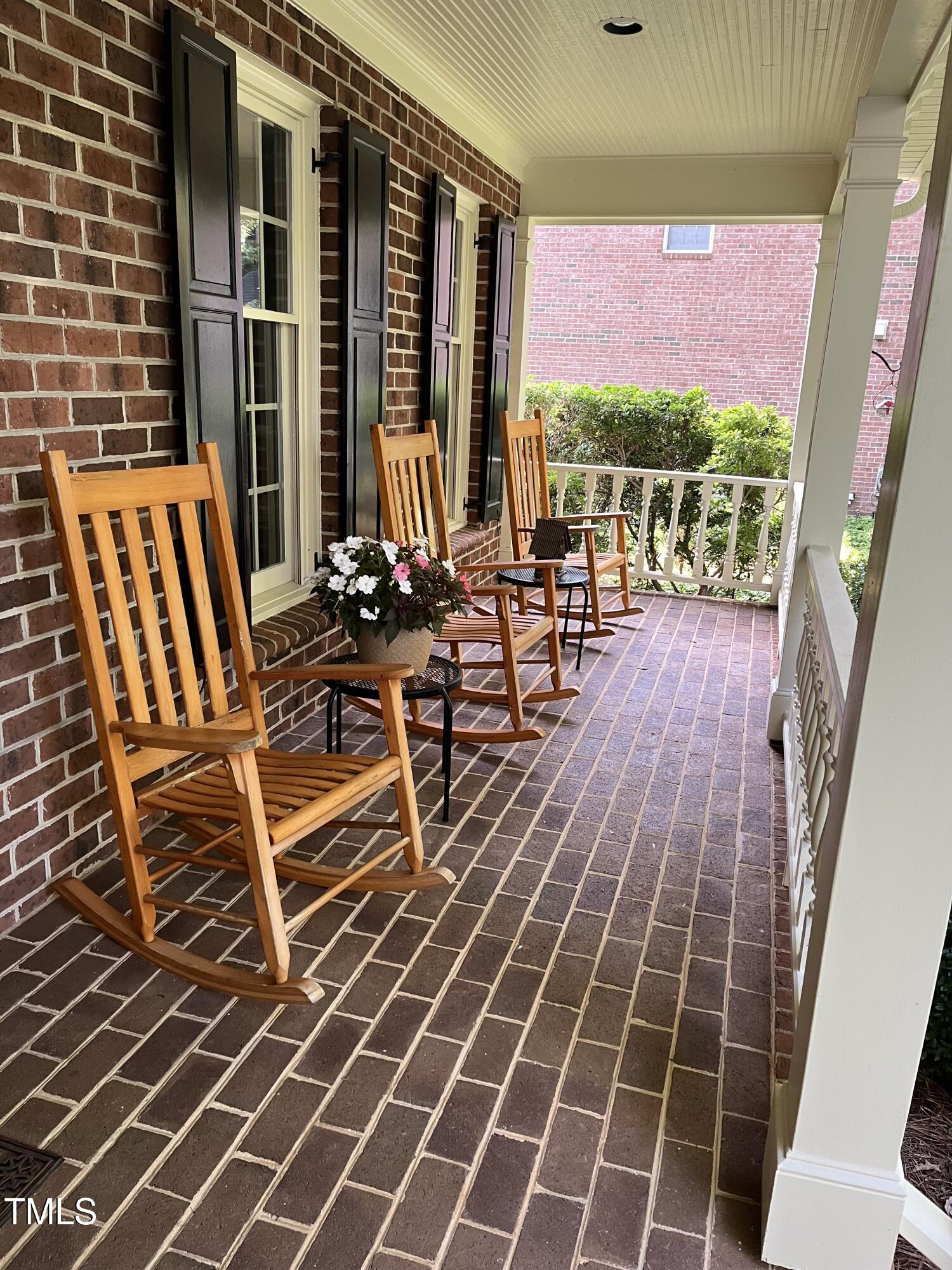 102 Pin Oak Court