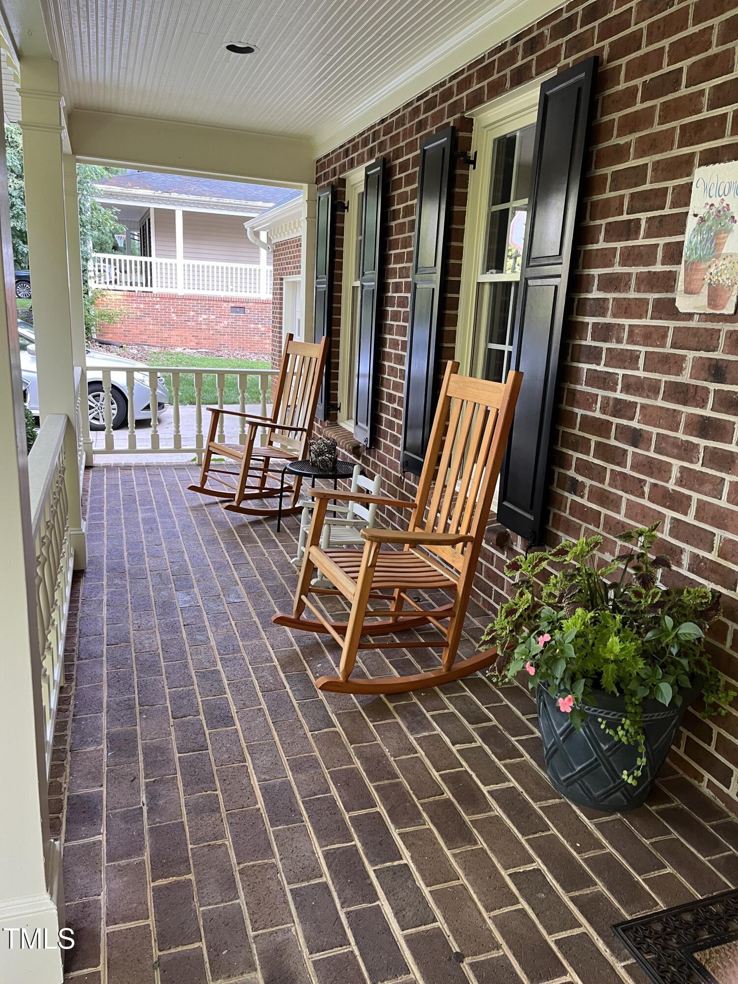 102 Pin Oak Court