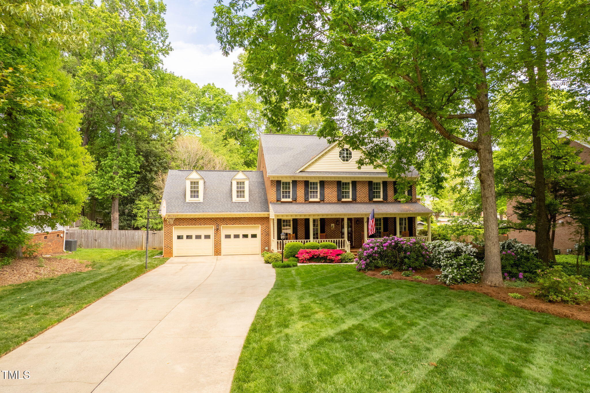 102 Pin Oak Court