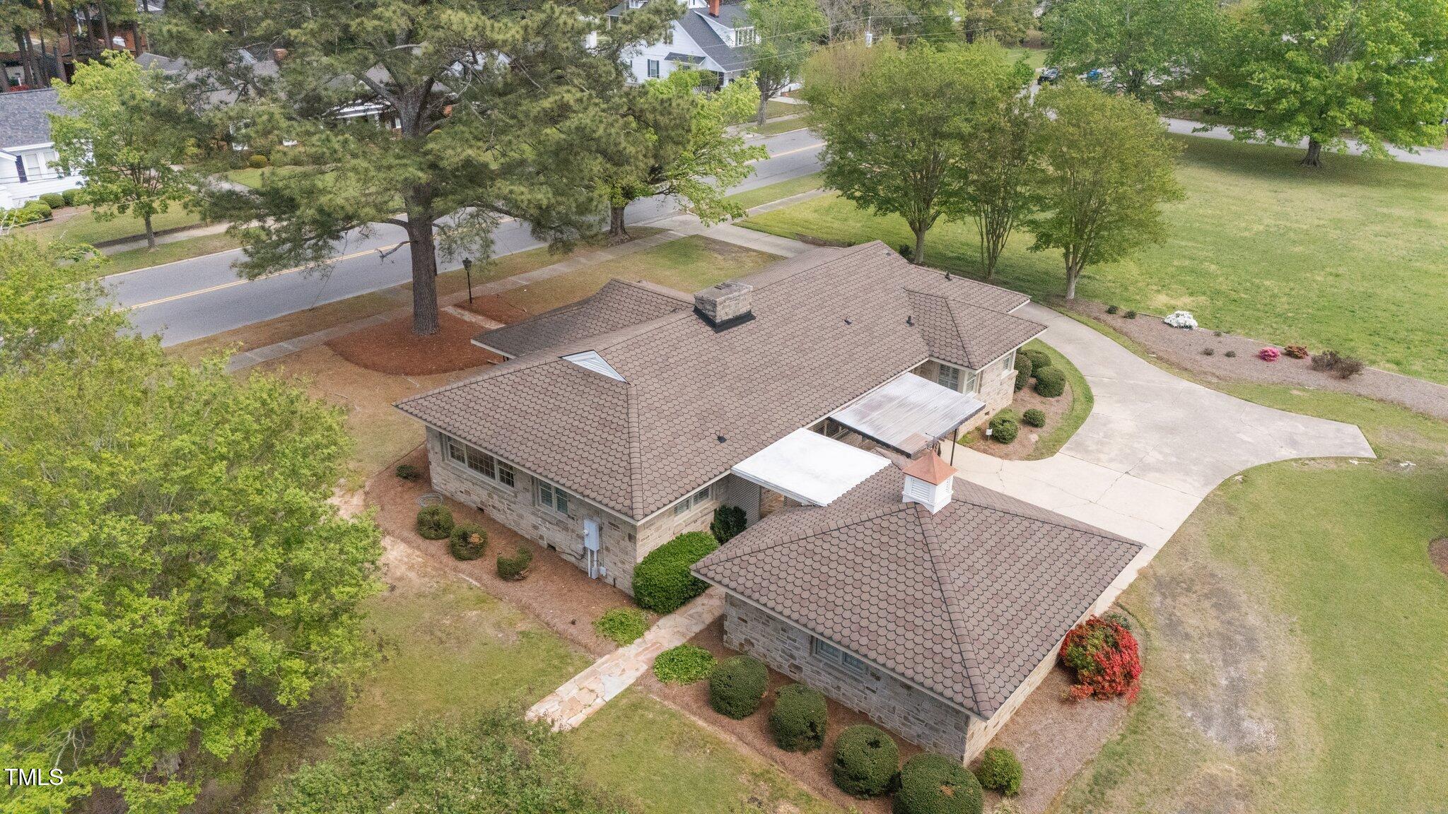609 W Main Street