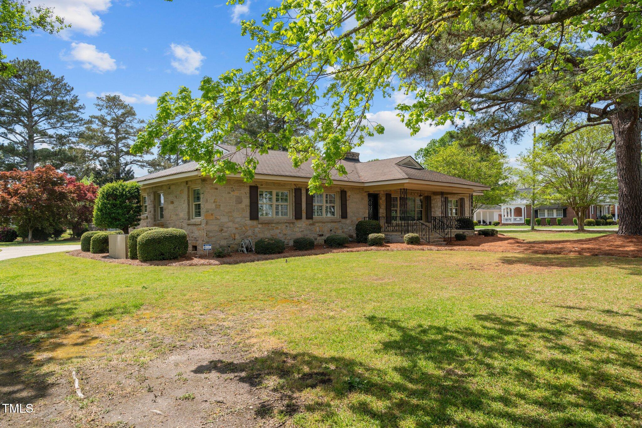609 W Main Street