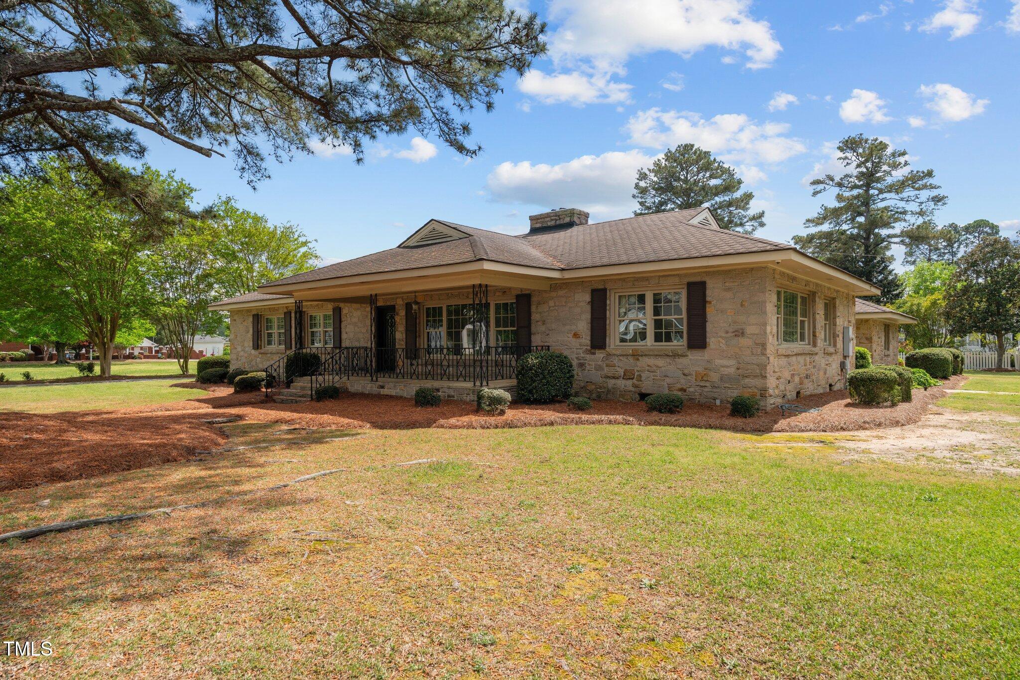 609 W Main Street